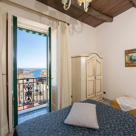 게스트하우스 Residenza Del Duca & 4*